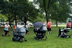 Outdoor class for mum and baby, postnatal classes in Bristol.