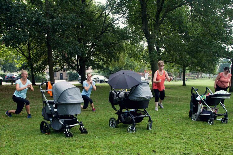 Outdoor class for mum and baby, postnatal classes in Bristol.